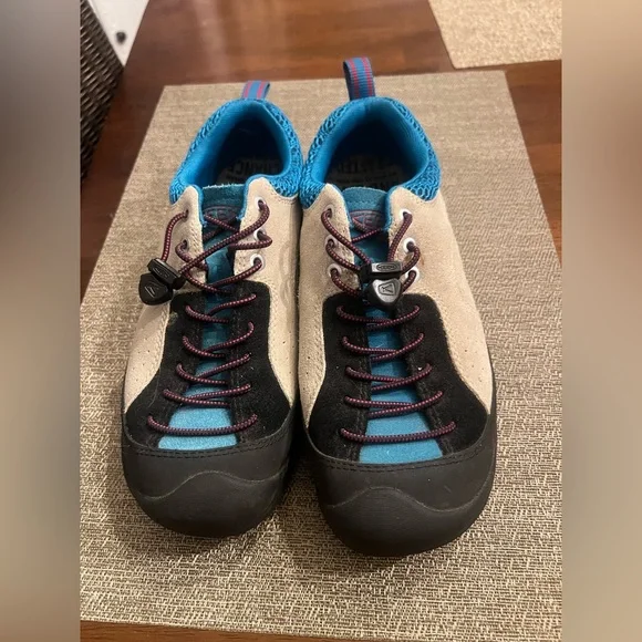 Keen Women's Jasper Rocks Sneakers in Fjord/Safari Black, Blue, and Beige - Picture 7 of 7